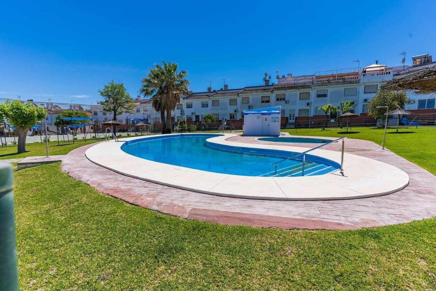 アルハラケ Casa Grande Piscina Y Garajeヴィラ エクステリア 写真